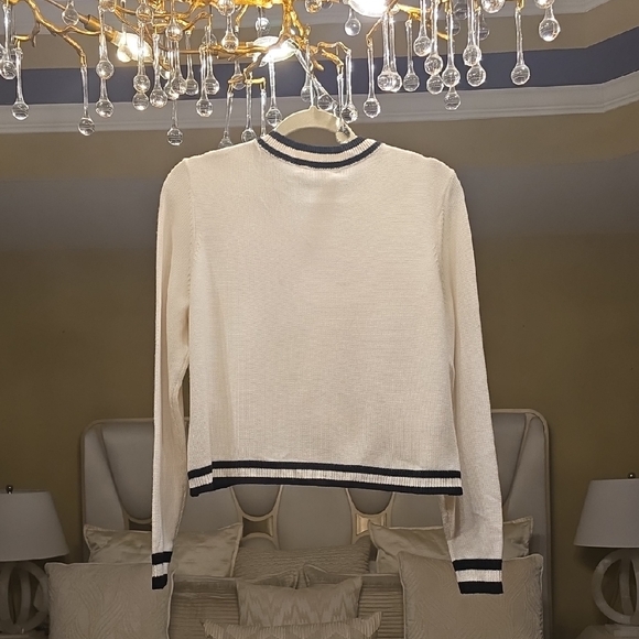 Alice + Olivia White and Black Wool Sweater with Red Love Design Oversized - Picture 5 of 14